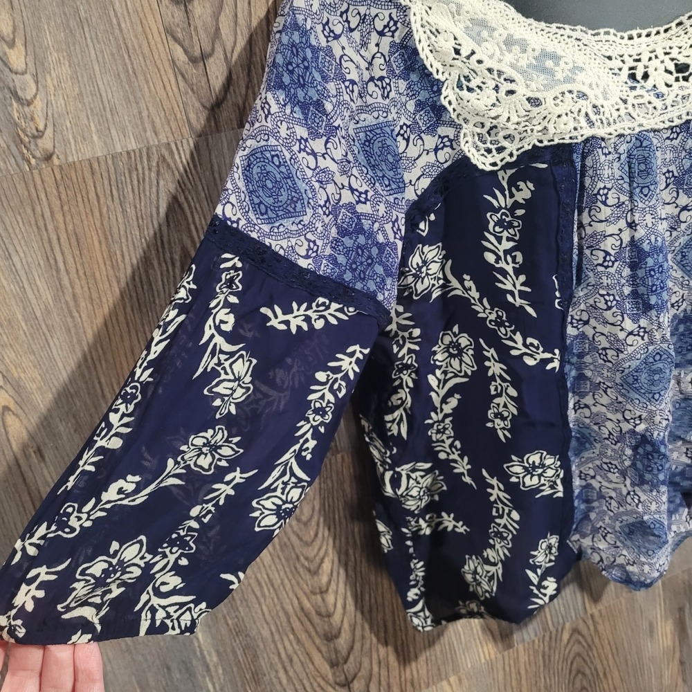 Bila Sheer Boho Peasant Blouse Size L Blue Crochet Neck 3/4 Slv Lightweight - Picture 5 of 13
